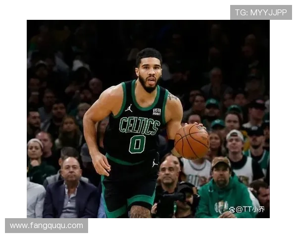 塔图姆精彩转身突破里夫斯轻松完成双手灌篮展现超强实力 塔图姆精彩转身突破里夫斯轻松完成双手灌篮展现超强实力